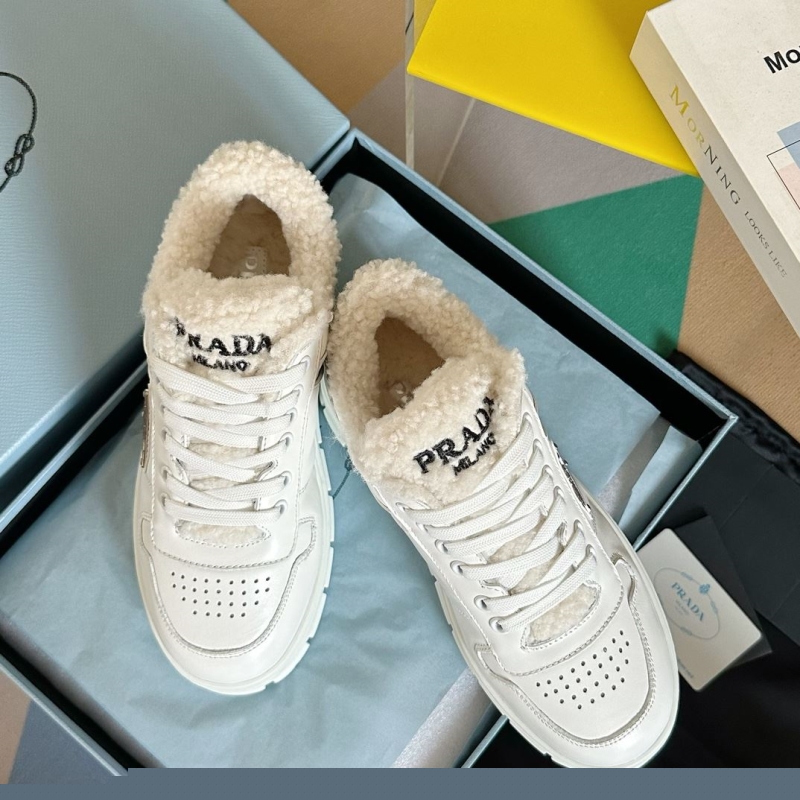 Pra*a casual shoes